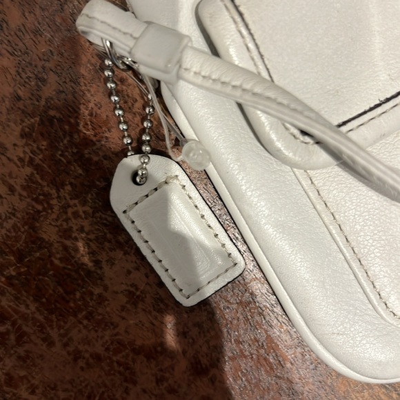 Coach wristlet - Picture 5 of 6